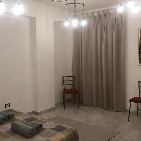Hipponion Apartment *
